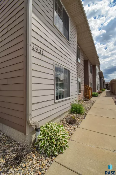 4904 S Klein Ave #15, Sioux Falls, SD 57106