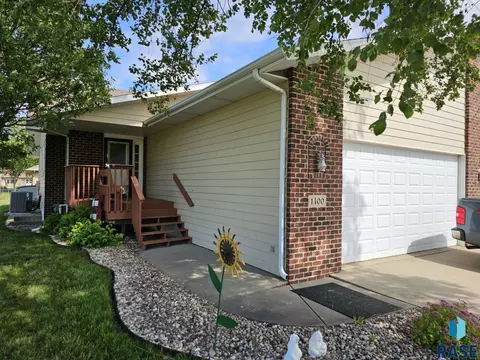 1400 Ebenezer Ave, Sioux Falls, SD 57106