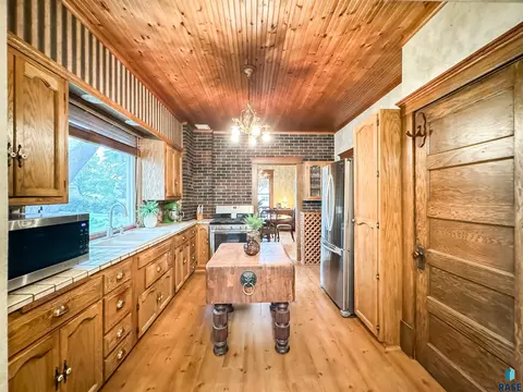 602 E Lynn Ave, Canton, SD 57013 photo 22
