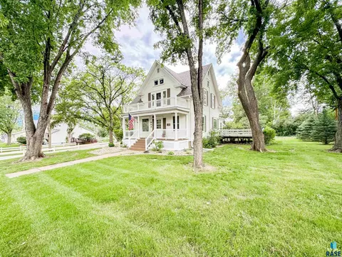 602 E Lynn Ave, Canton, SD 57013 photo 4