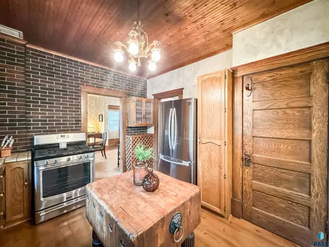 602 E Lynn Ave, Canton, SD 57013 photo 21