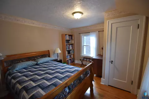 605 E 21st St, Sioux Falls, SD 57105 photo 16
