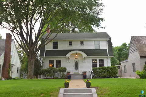 605 E 21st St, Sioux Falls, SD 57105