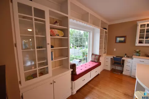 605 E 21st St, Sioux Falls, SD 57105 photo 6