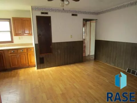 207 E 4th St, Dell Rapids, SD 57022 photo 10