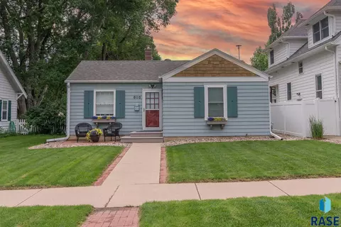 605 E 20th St, Sioux Falls, SD 57105