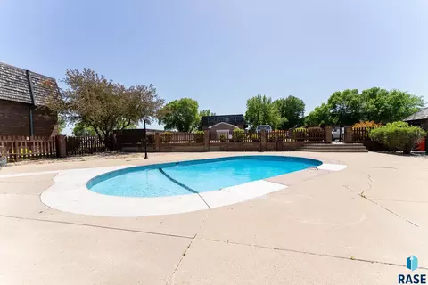3600 S Gateway Blvd #101, Sioux Falls, SD 57106