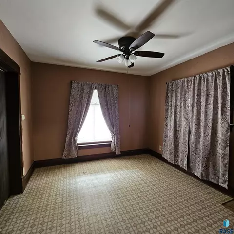 1121 9th St, Sioux Falls, SD 57103 photo 6