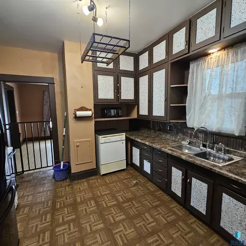 1121 9th St, Sioux Falls, SD 57103 photo 7