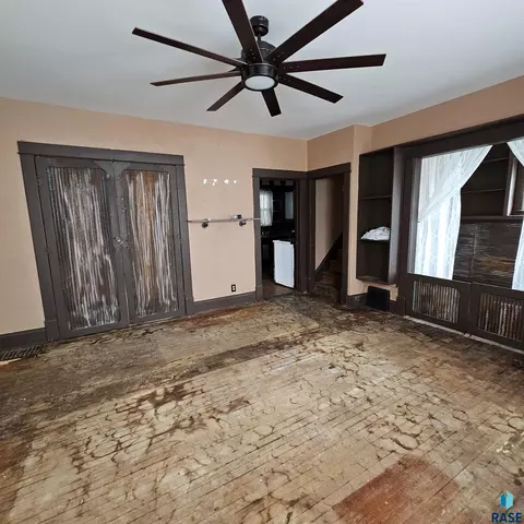 1121 9th St, Sioux Falls, SD 57103 photo 4