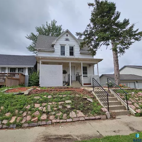 1121 9th St, Sioux Falls, SD 57103 photo 1