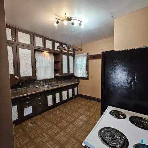 1121 9th St, Sioux Falls, SD 57103 photo 8