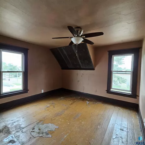 1121 9th St, Sioux Falls, SD 57103 photo 11