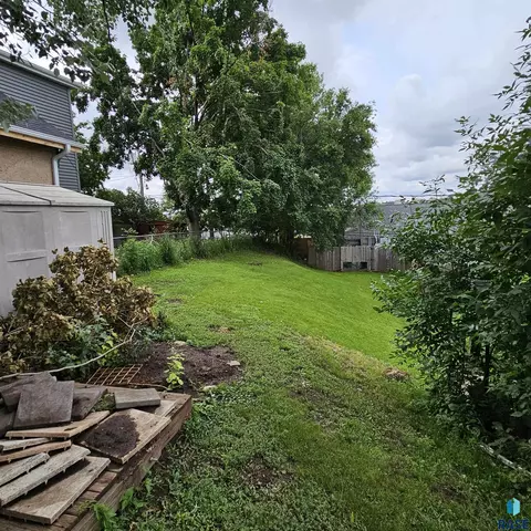 1121 9th St, Sioux Falls, SD 57103 photo 2