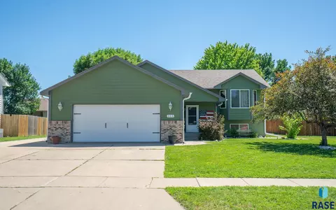 315 W 5th St, Tea, SD 57064 photo 1