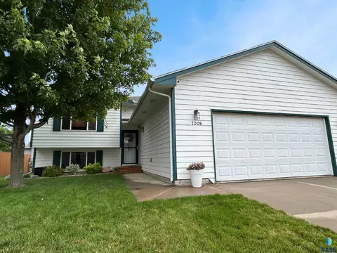 7008 W 68th St, Sioux Falls, SD 57106