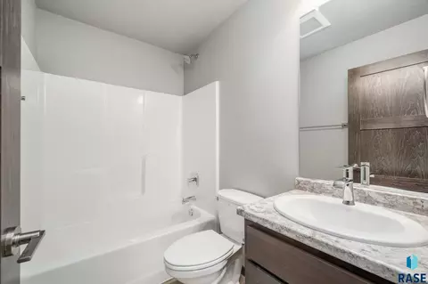 5421 E Brennan Dr, Sioux Falls, SD 57110 photo 23