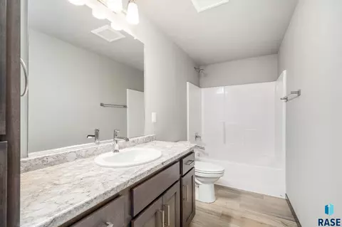 5421 E Brennan Dr, Sioux Falls, SD 57110 photo 32