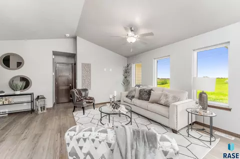 5421 E Brennan Dr, Sioux Falls, SD 57110 photo 8