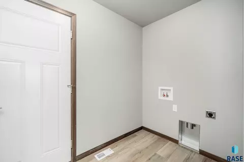 5421 E Brennan Dr, Sioux Falls, SD 57110 photo 29