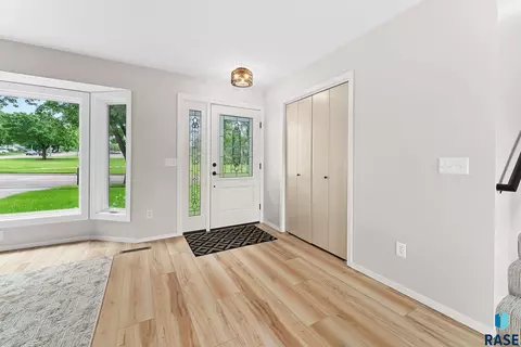 3701 E 33rd St, Sioux Falls, SD 57103 photo 6
