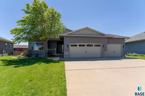 2605 S Kierra Ct, Sioux Falls, SD 57106