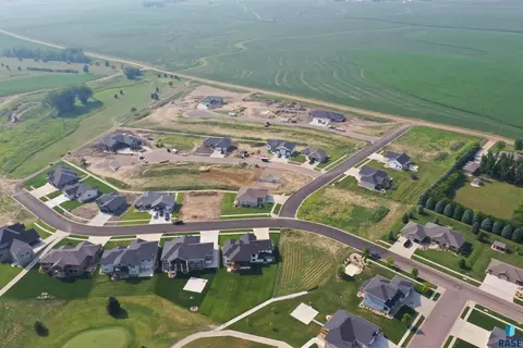 Putter Cir, Dell Rapids, SD 57022 photo 16