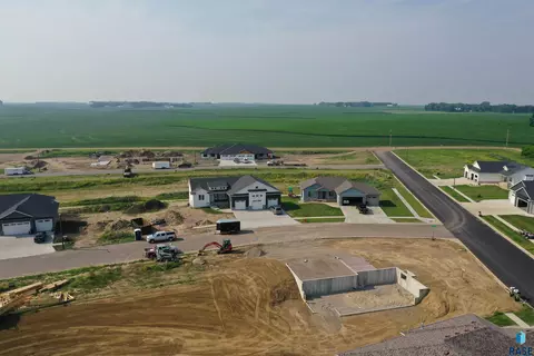 Putter Cir, Dell Rapids, SD 57022 photo 17