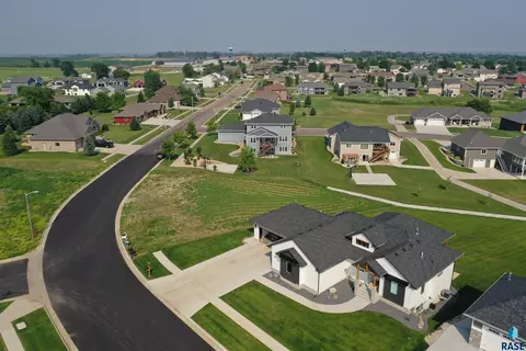 Putter Cir, Dell Rapids, SD 57022 photo 20
