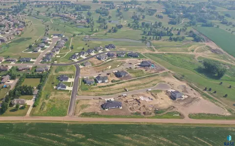 Putter Cir, Dell Rapids, SD 57022 photo 10
