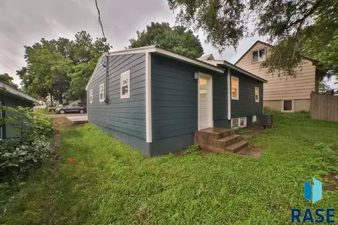 904 E 1st St, Sioux Falls, SD 57103 photo 35