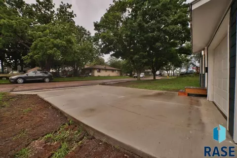 904 E 1st St, Sioux Falls, SD 57103 photo 30