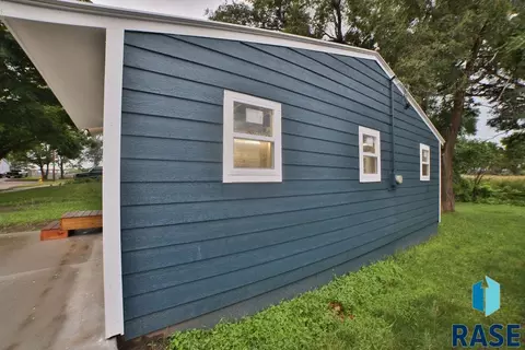 904 E 1st St, Sioux Falls, SD 57103 photo 34