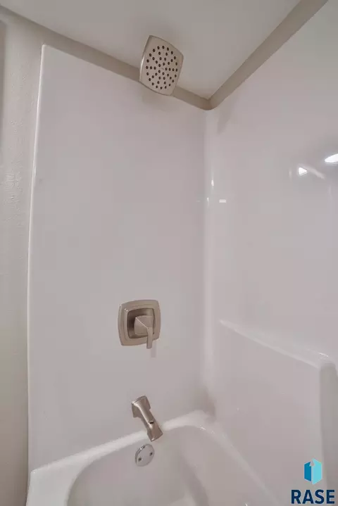 904 E 1st St, Sioux Falls, SD 57103 photo 20