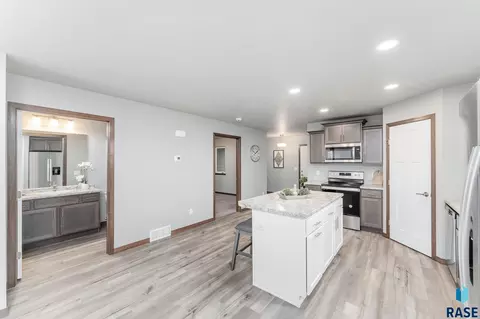 1336 N Kenley Pl, Tea, SD 57064 photo 10