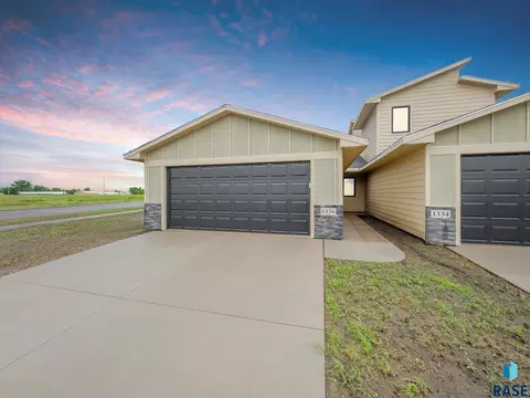 1336 N Kenley Pl, Tea, SD 57064 photo 1