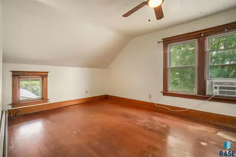 420 SE 4th St, Madison, SD 57042 photo 20