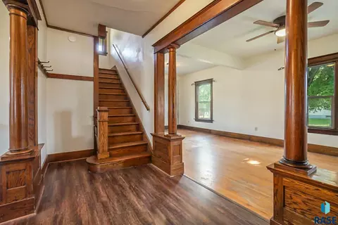 420 SE 4th St, Madison, SD 57042 photo 9