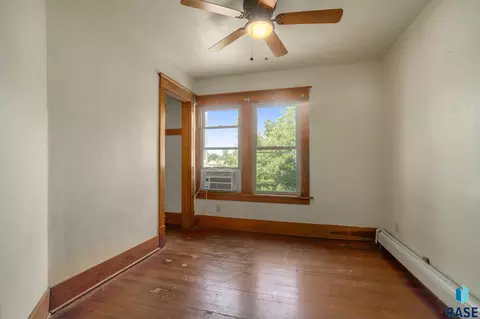 420 SE 4th St, Madison, SD 57042 photo 22