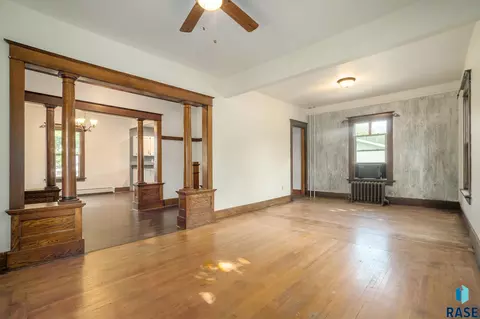 420 SE 4th St, Madison, SD 57042 photo 14