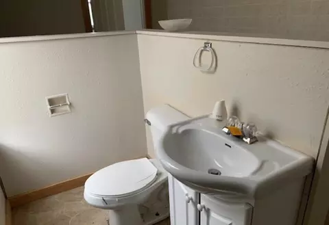 424 Hanson Loop, Bath, SD 57427 photo 3