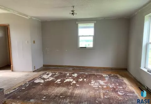 424 Hanson Loop, Bath, SD 57427 photo 9