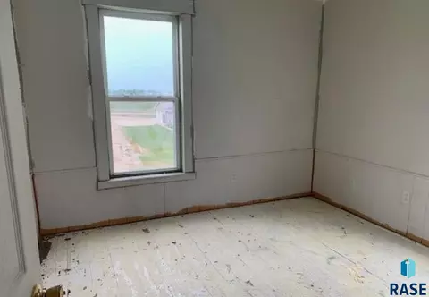 424 Hanson Loop, Bath, SD 57427 photo 7
