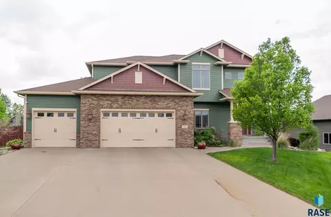 1201 S Tayberry Ave, Sioux Falls, SD 57106