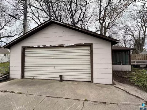 615 W 5th Ave, Mitchell, SD 57301 photo 17