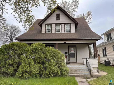 615 W 5th Ave, Mitchell, SD 57301 photo 1