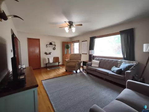 517 E 3rd St, Miller, SD 57362 photo 5
