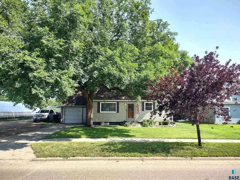 517 E 3rd St, Miller, SD 57362 photo 56