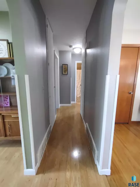 517 E 3rd St, Miller, SD 57362 photo 21