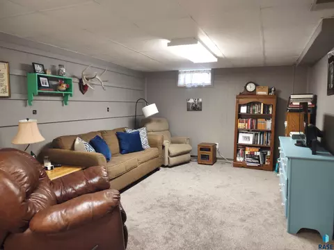 517 E 3rd St, Miller, SD 57362 photo 36